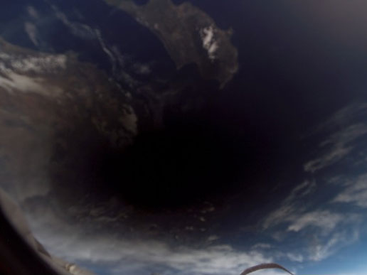 �F��������H���̒n��������ƁA���̉e���n���ɂ͂�����Ɖf���o����Ă���